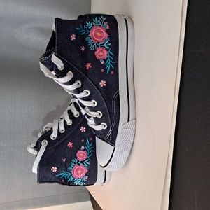 Women's High Top Tennis Shoes 7.5M Airwalk